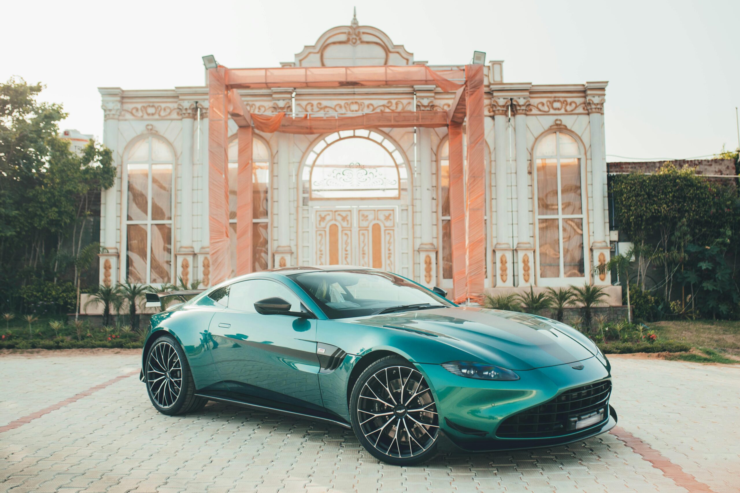 NEW Aston Martin Track Car Review, Aston Martin Vantage 2025 Review